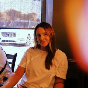 Meet your Posher, Danielle